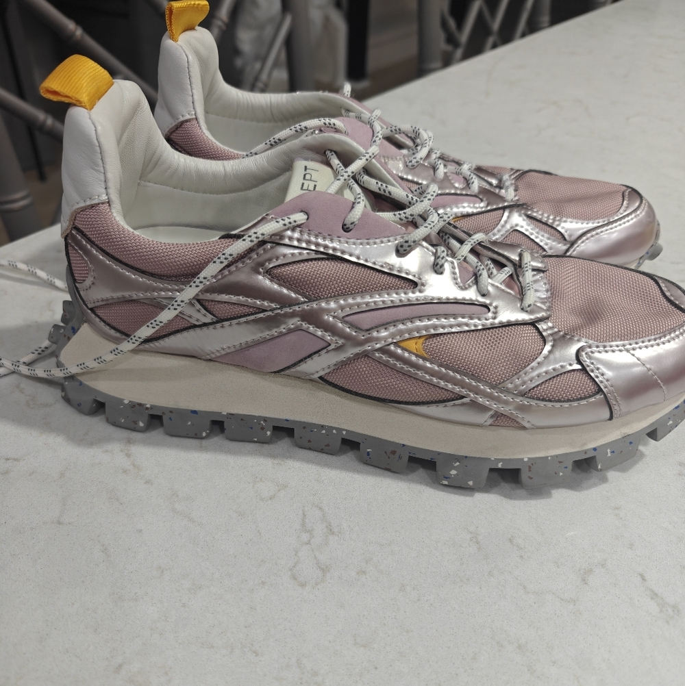 ONCEPT Size 8 - Picture 2 of 4